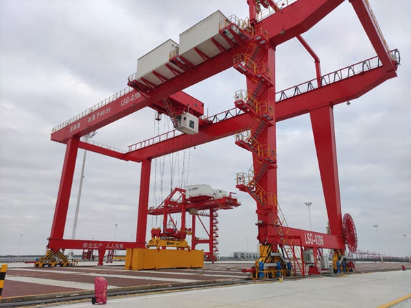 [集裝箱門式起重機]